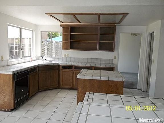 3rd image of 8949 Blue Grass Dr
