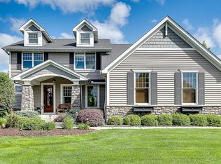 1746 Alphon Dr, Victoria, MN 55386