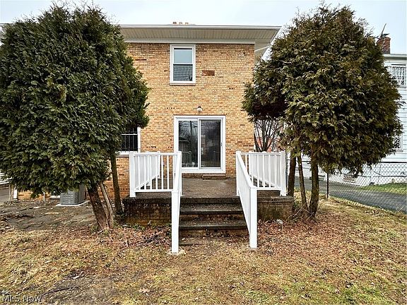 4th image of 3229 Livingston Rd