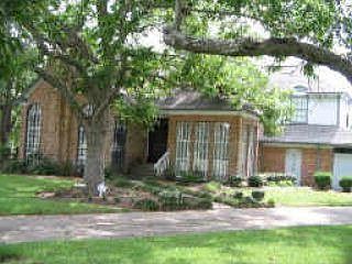 1st image of 2526 Lakeside Dr