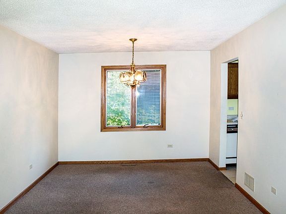 4th image of 10159 W Ames Ave