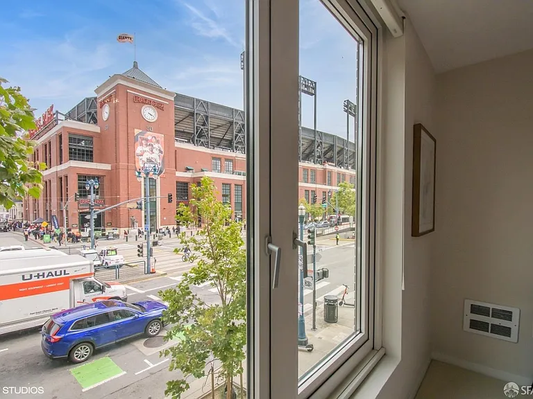 88 King St #104 — Photo 21