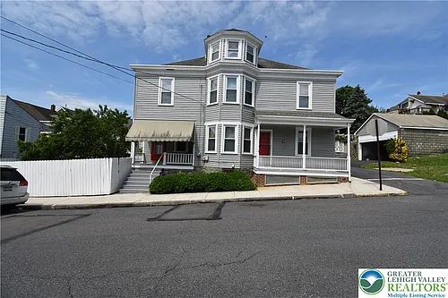 204 N 9th St Photo 1