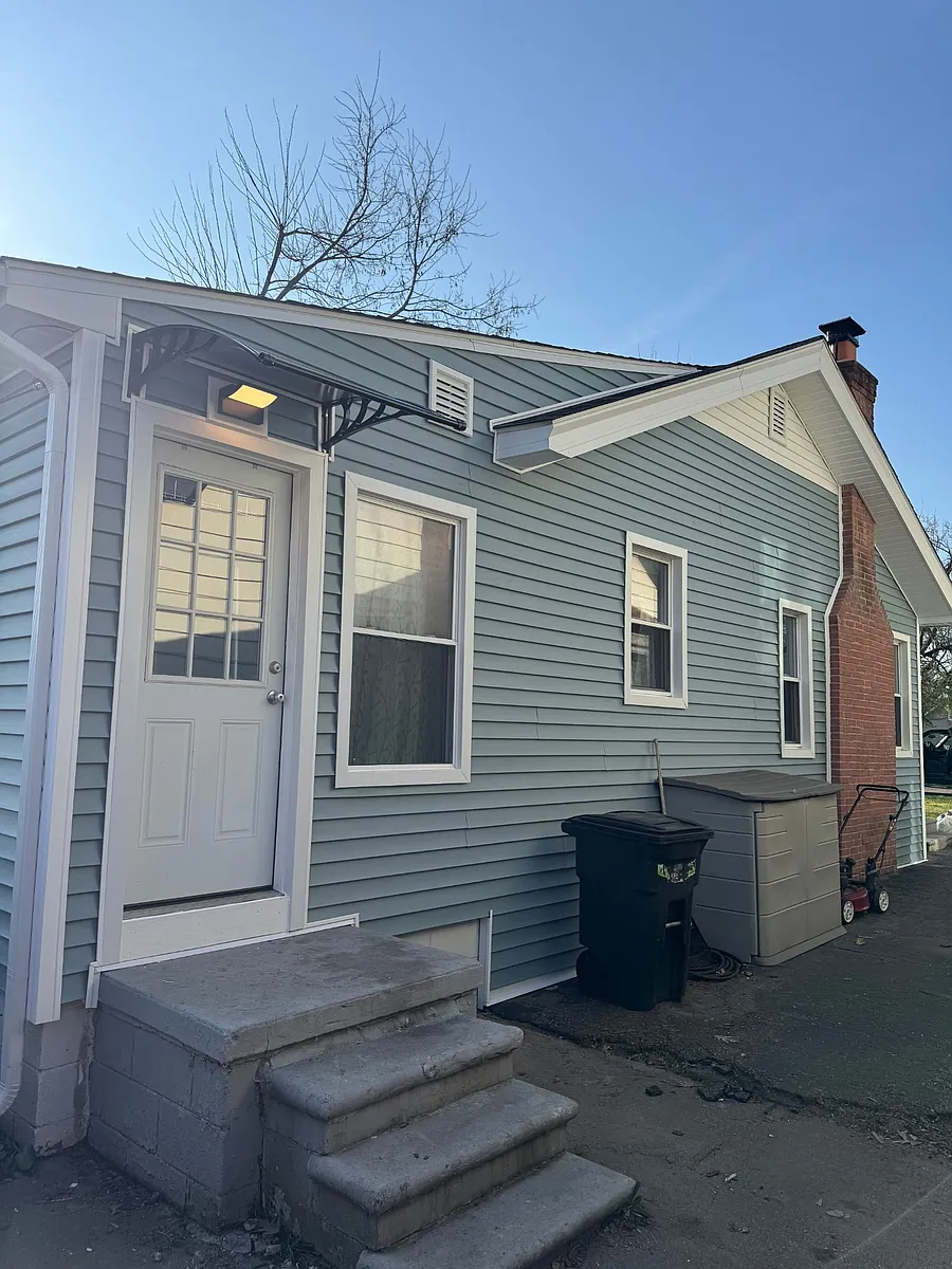 Building Photo - 3018 Cass Lake Ave