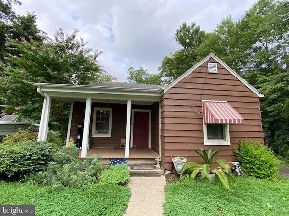 5814 Ridge View Dr, Alexandria, VA 22310