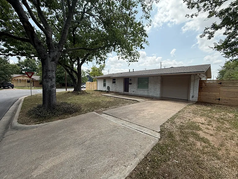 5305 Cloverdale Ln — Photo 72