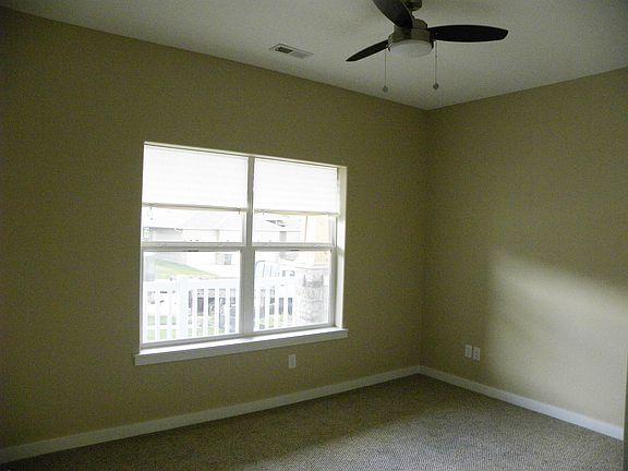 Front bedroom or office