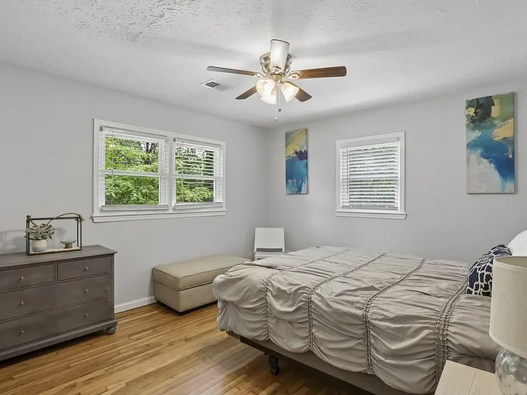 2891 White Oak Dr — Photo 4