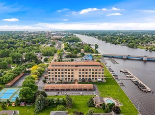 1545 Arboretum Dr APT 216, Oshkosh, WI