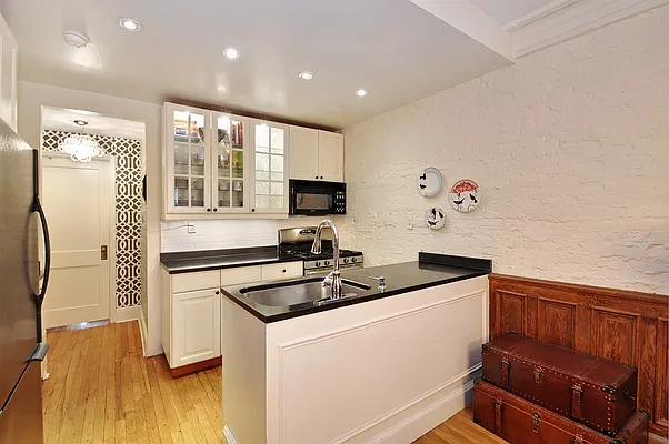 Sold by Corcoran | media 19