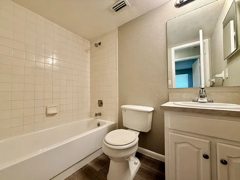 2332 SE 6th Ter #B — Photo 10