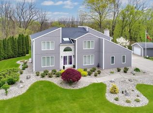 11 Woodsedge Ct, Belvidere, NJ 07823