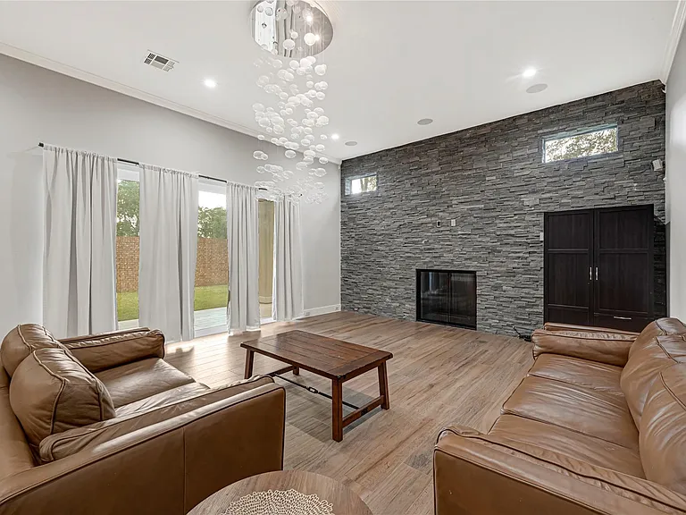 11218 Gallant Ridge Ln — Photo 3