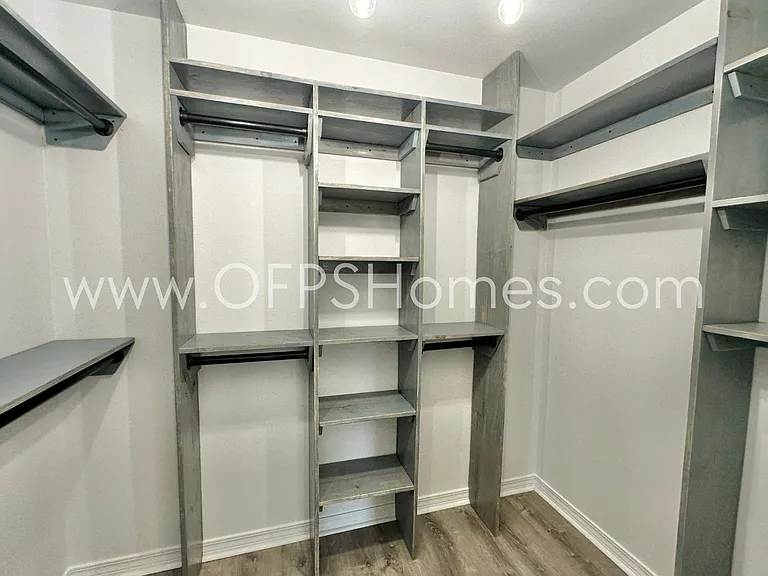 2426 Houston Cir — Photo 16