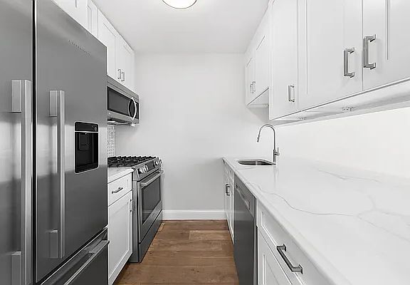 3rd image of 275 W 96th St APT 10G