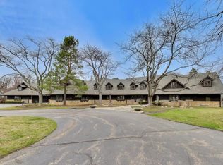 82 Hawley Woods Rd, Barrington, IL 60010