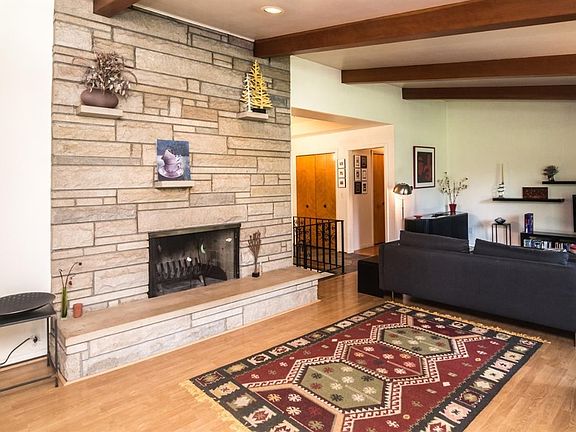 3rd image of 3345 Clover Dr