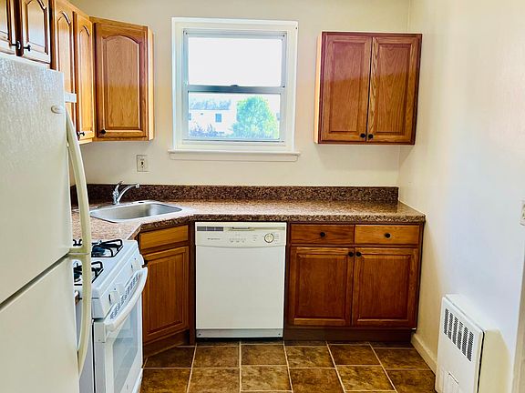 2nd image of 73 Croton Ave #2N