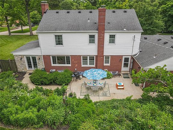 3rd image of 3325 Sunny Crest Ln