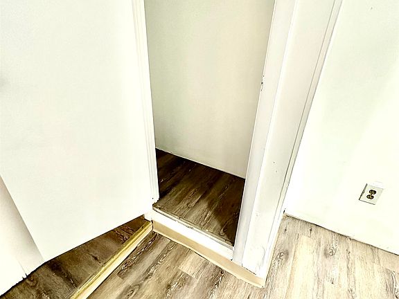5th image of 500 New York Ave APT 1
