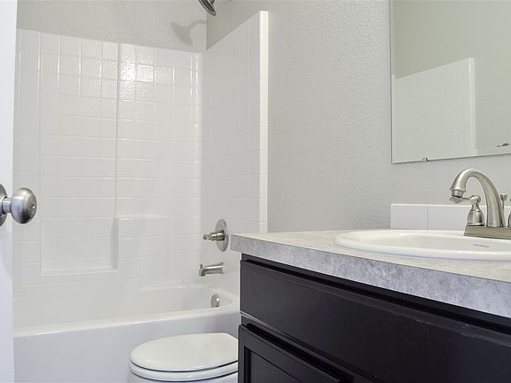 4th image of 2755 W Midnight Dr