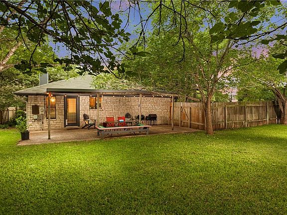 3rd image of 11001 Spear Oak Cv