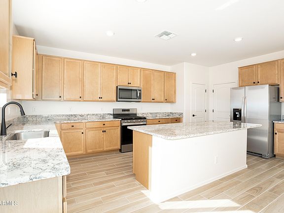 4th image of 36603 W SAN ALVAREZ Avenue