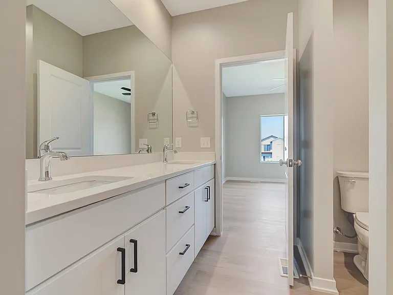 8926 S 42nd St — Photo 25
