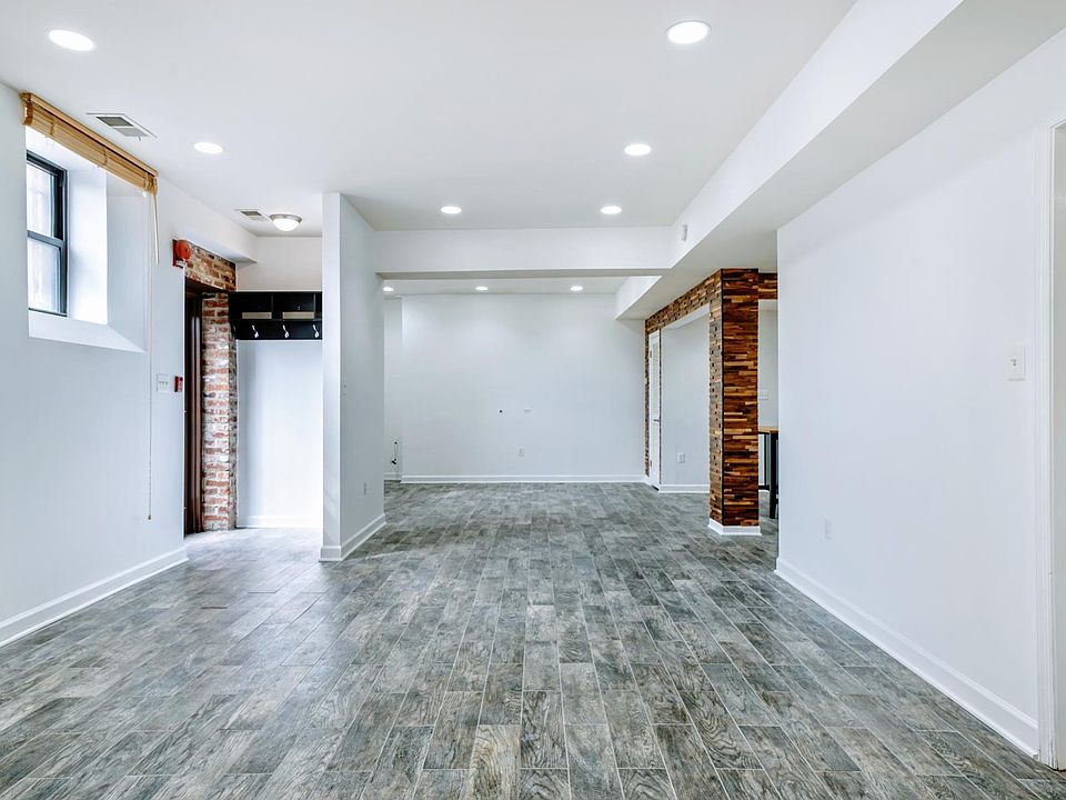 Enormous Living / Dining space for hosting