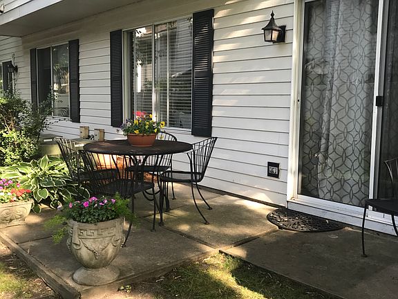 3rd image of 531 Willowcreek Ct