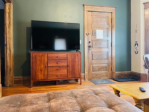 4th image of 647 Fountain St NE #1