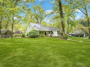 31 Shadow Ln, Great Neck, NY 11021