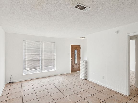 2nd image of 4811 Brittany Ct