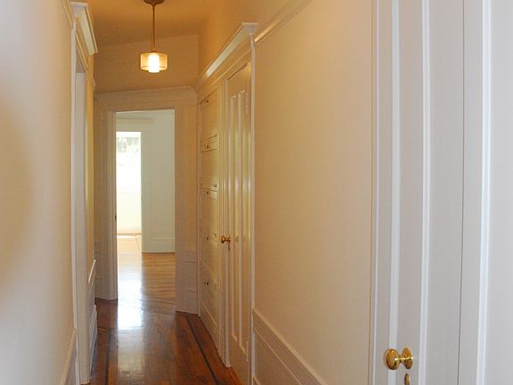 hallway to bedrooms