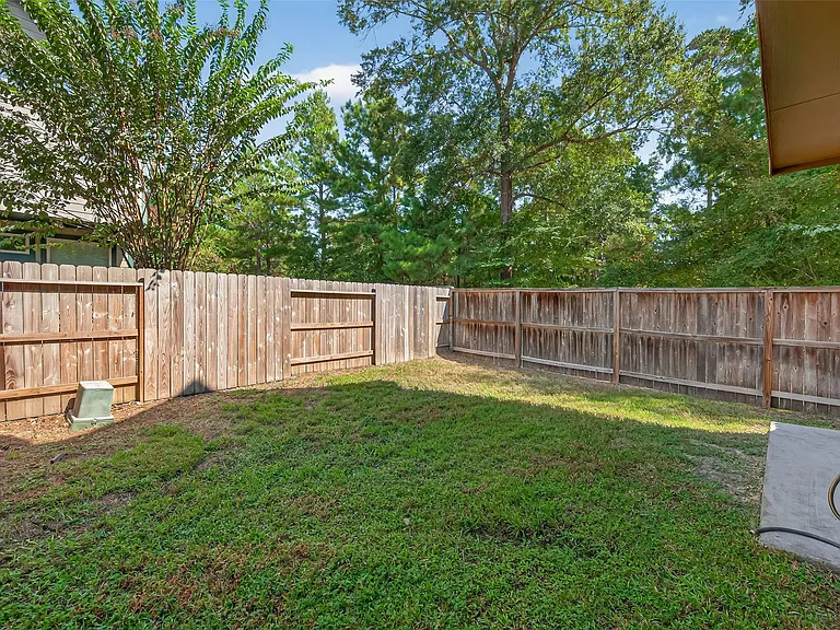 137 Cheswood Manor Dr — Photo 23