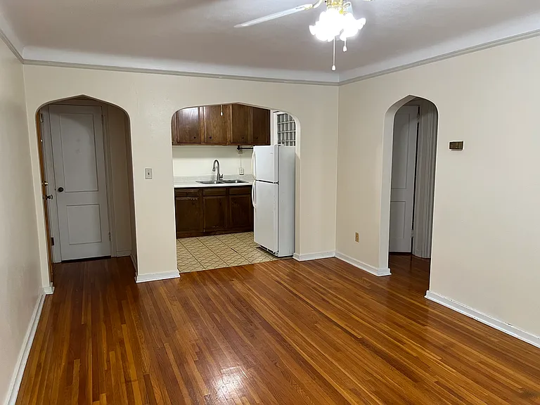 1510 Larpenteur Ave W #4 — Photo 16