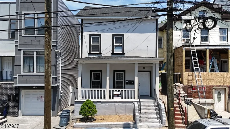 37 12th Ave #3