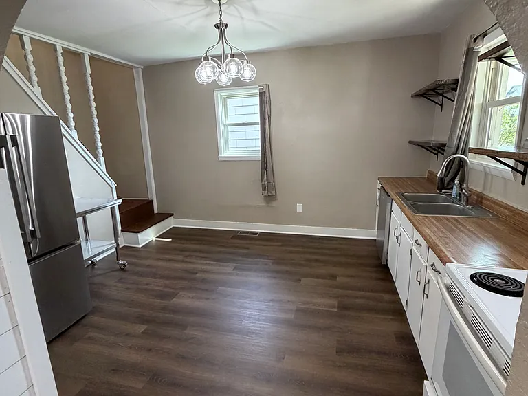 522 E Ward St — Photo 9
