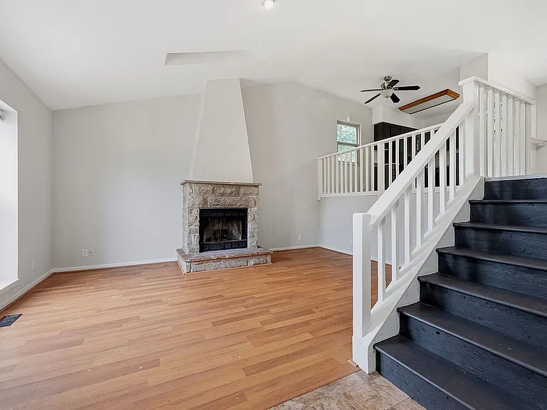4321 Westwood Northern Blvd — Photo 9