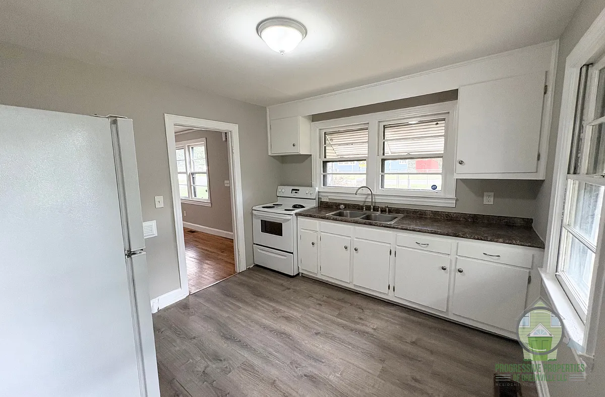 212 Glenn Road - 1 — Photo 4