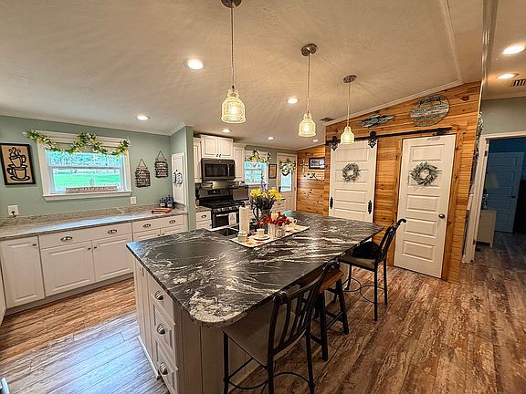 5th image of 1287 Lakeside Dr