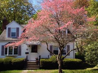 21 Sherwood Rd, Stoneham, MA 02180