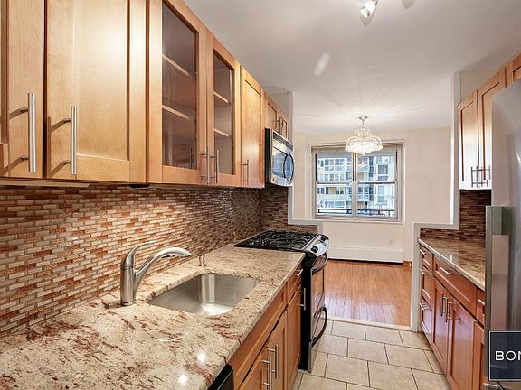 5th image of 303 W 66th St APT 9AW