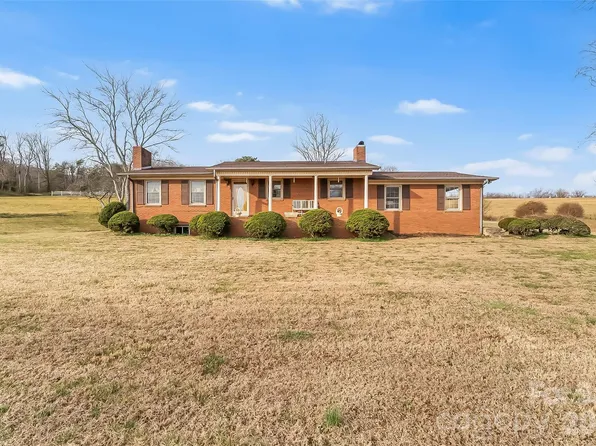 3490 Church Rd, Taylorsville, NC 28681