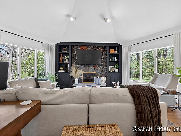 5th image of 2606 Indian Ridge Dr NE