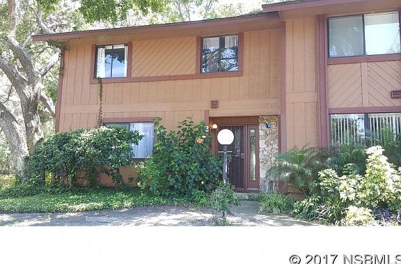 3rd image of 2 Oakwood Park