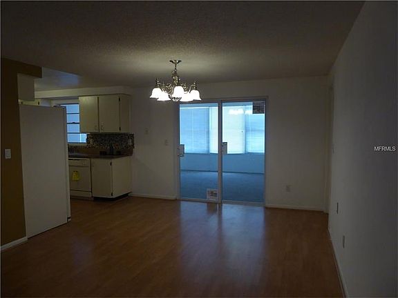 5th image of 924 Kirkcaldy Way