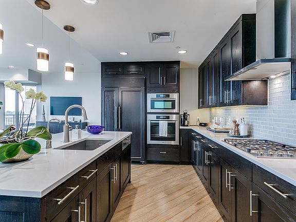 4th image of 4242 Broadway St APT 1506