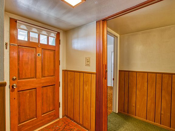 4th image of 372 Chermont Dr