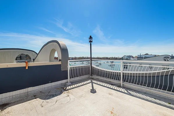 Sold by High Class Realty SB LLC | media 20